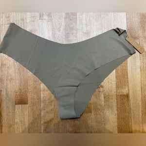 Skims No Show Thong Sz XL